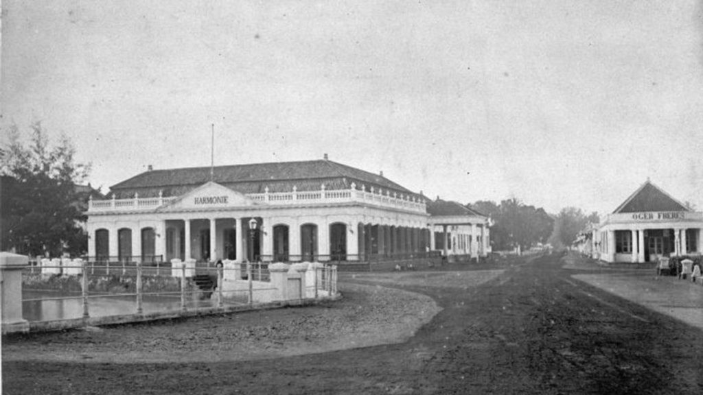 Slide2-1024x576 Sejarah Jakarta